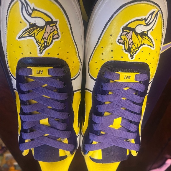 Size 9.5 - Custom Hand Painted Nike “ SKOL “ Air Force 1 - Picture 10 of 12